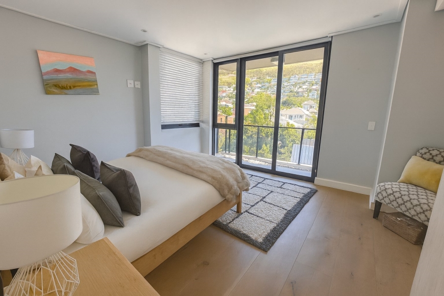 To Let 4 Bedroom Property for Rent in Green Point Western Cape